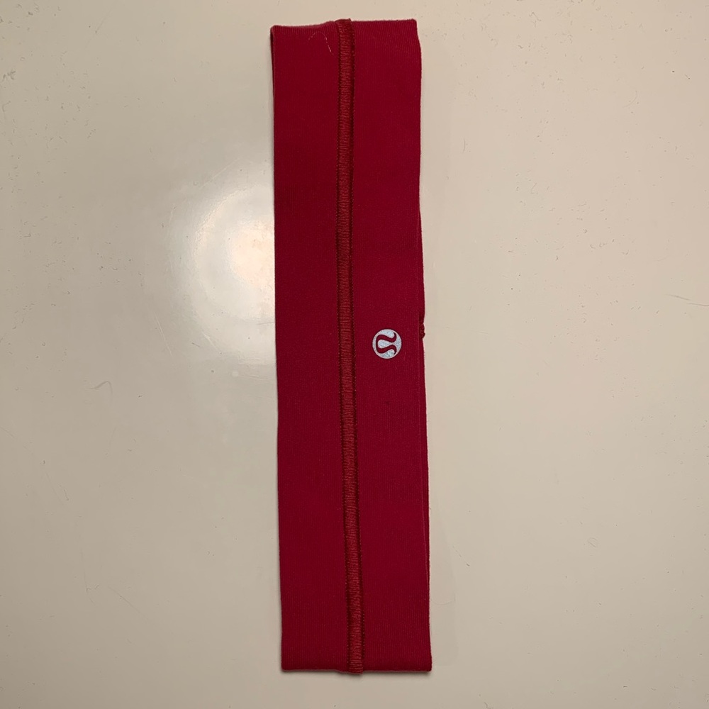Lululemon flyaway headband (berry pink)